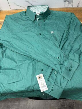 👔 Men’s CINCH Shirt – Size M – New with Tags – $25 👔